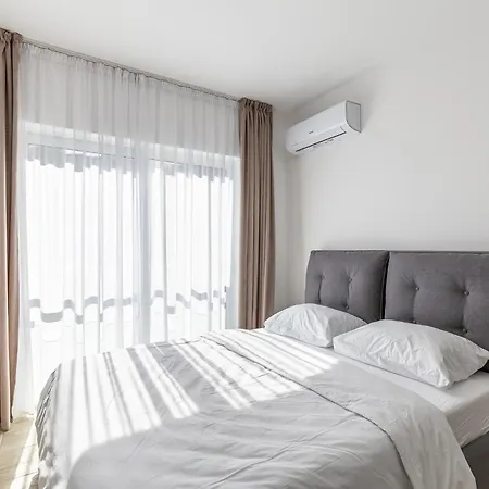 Sunny Side Wellness & Apartament *