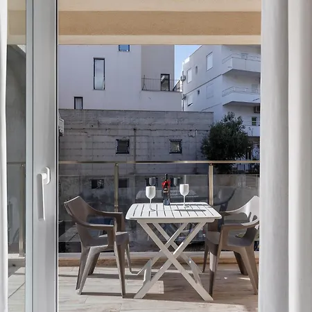 Sunny Side Wellness & Apartament Budva