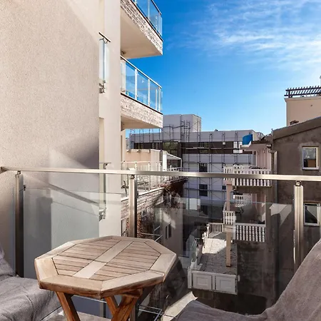 Sunny Side Wellness & Apartament Budva