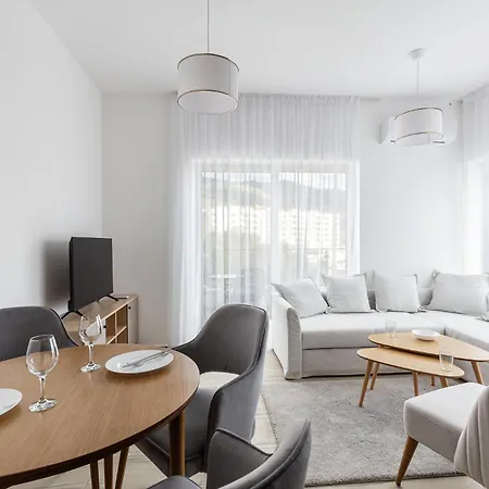 Sunny Side Wellness & Apartament Budva