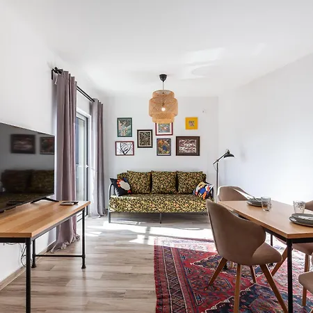 Sunny Side Wellness & 5*