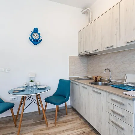 Ξενοδοχείο με διαμερίσματα Sunny Side Wellness & 5*