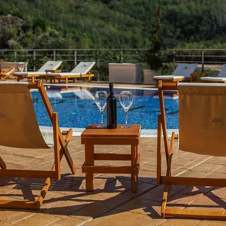 Ξενοδοχείο με διαμερίσματα Sunny Side Wellness & 5*